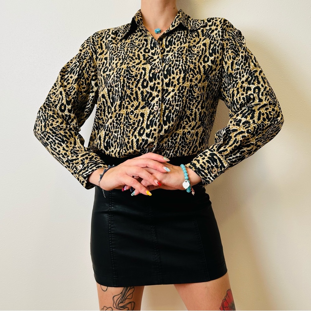 Vintage Style Exchange leopard print button down shirt animal